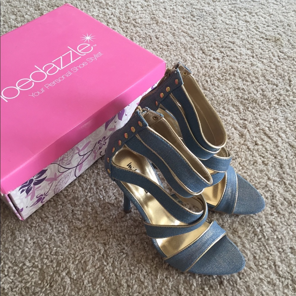 NWT Shoedazzle heel sandals